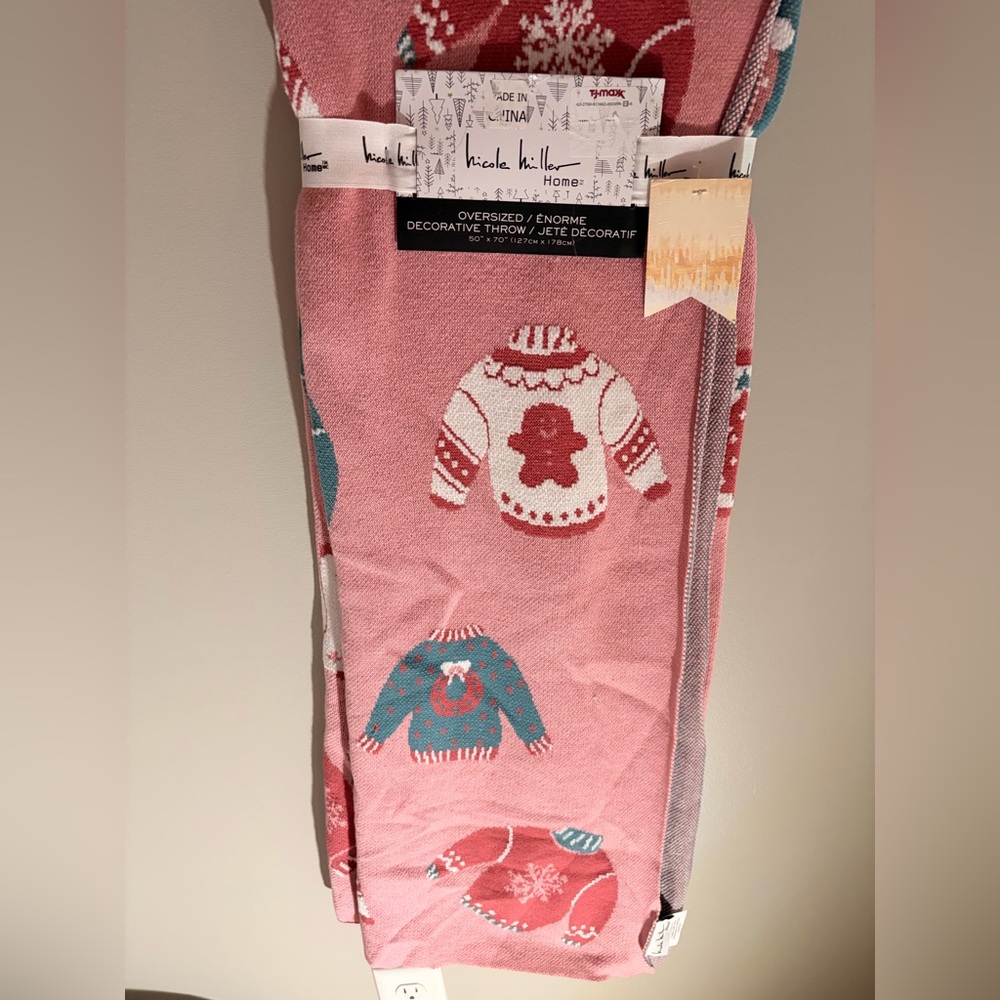 Nicole Miller Home 50x70in Decorative Throw Pink Sweater Print Cotton Blend